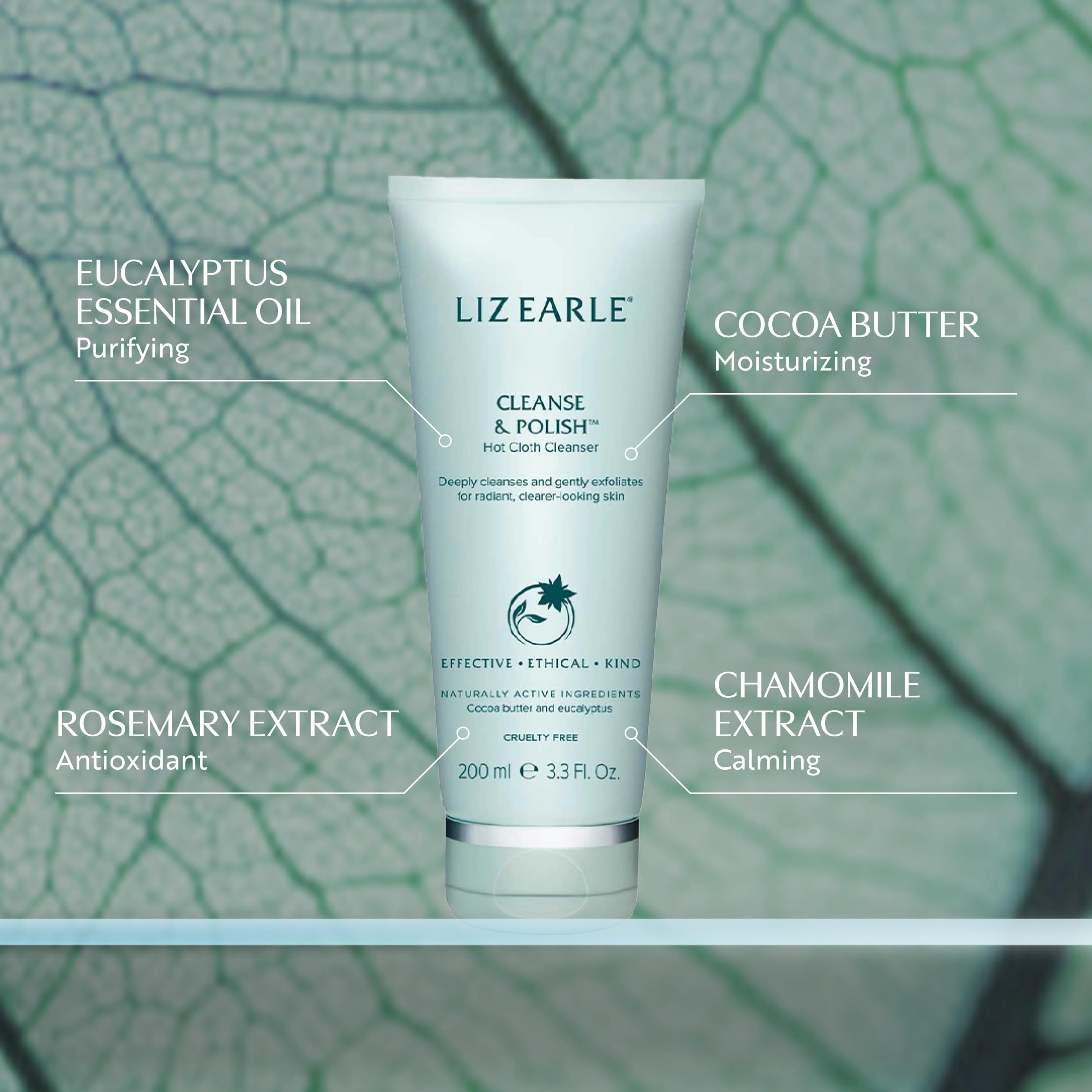 Liz Earle Cleanse & Polish – texture crème douce pour une peau hydratée.