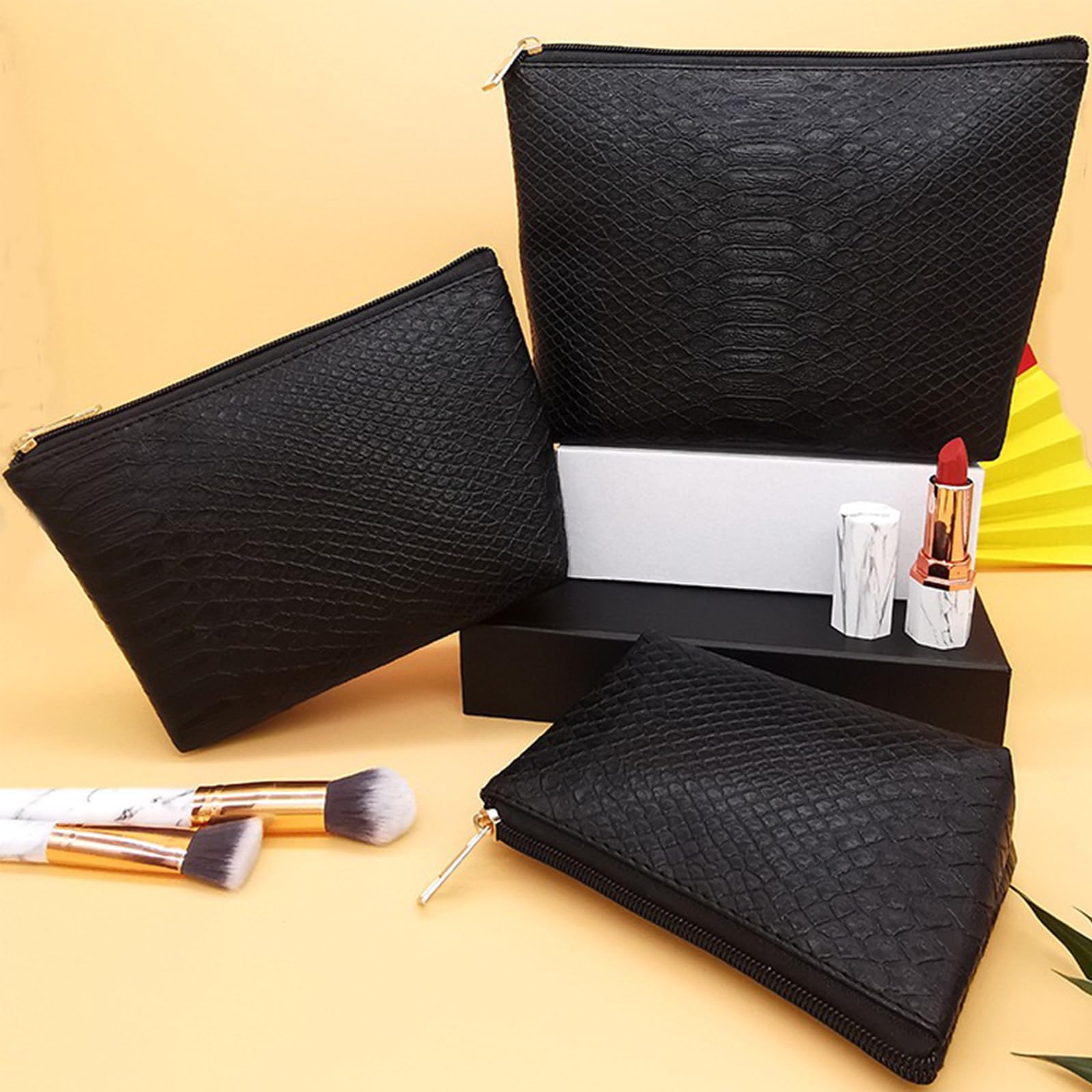 Trousse lllyan petite portable, pratique et légère pour déplacements.