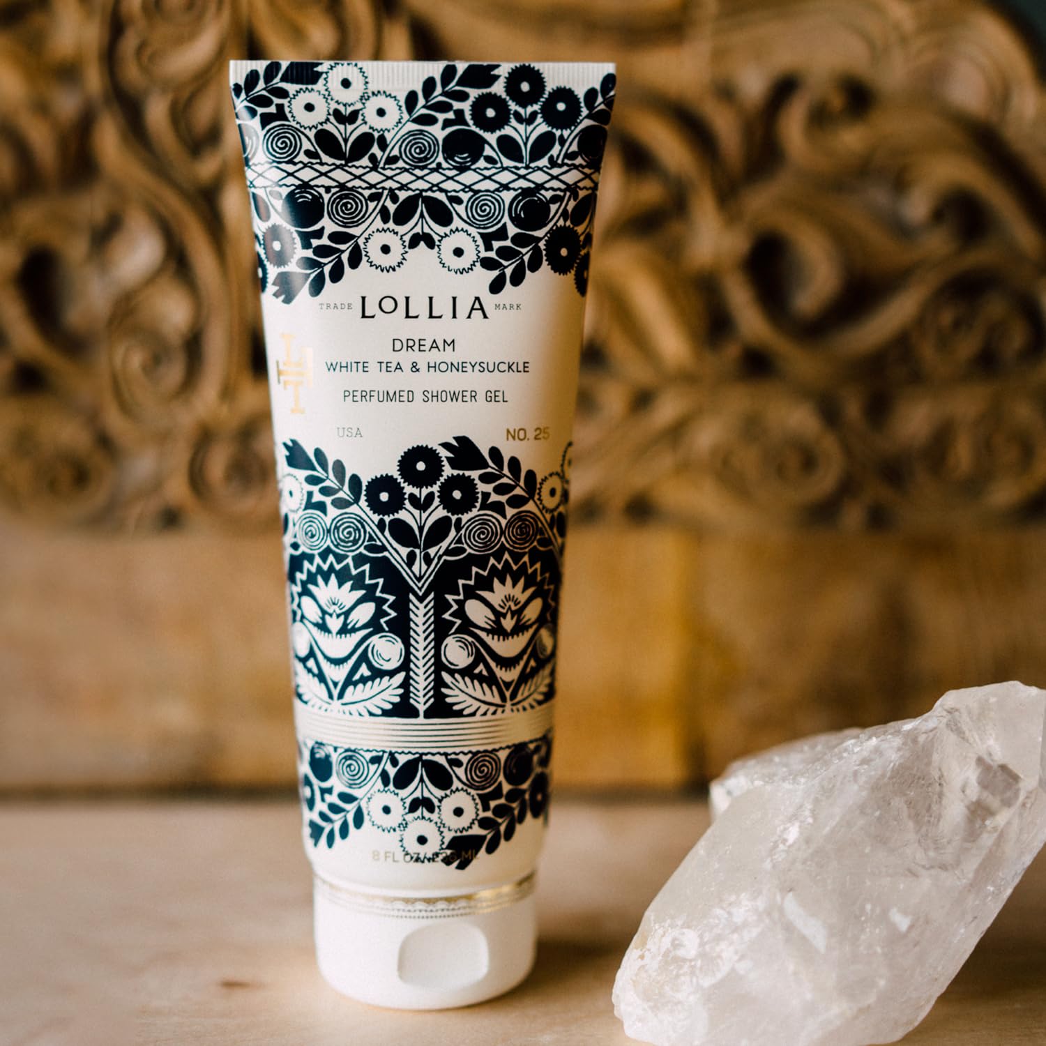 LOLLIA Dream Shower Gel—ambiance spa à domicile grâce au parfum thé blanc et chèvrefeuille.