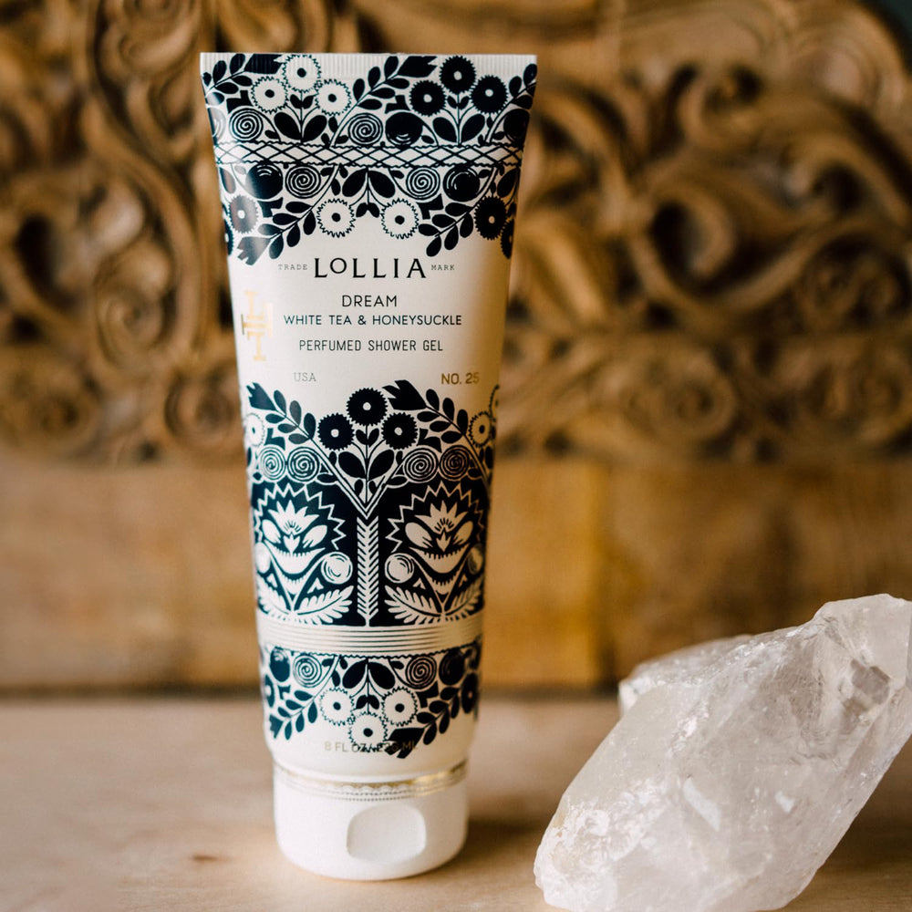 LOLLIA Dream Shower Gel—ambiance spa à domicile grâce au parfum thé blanc et chèvrefeuille.
