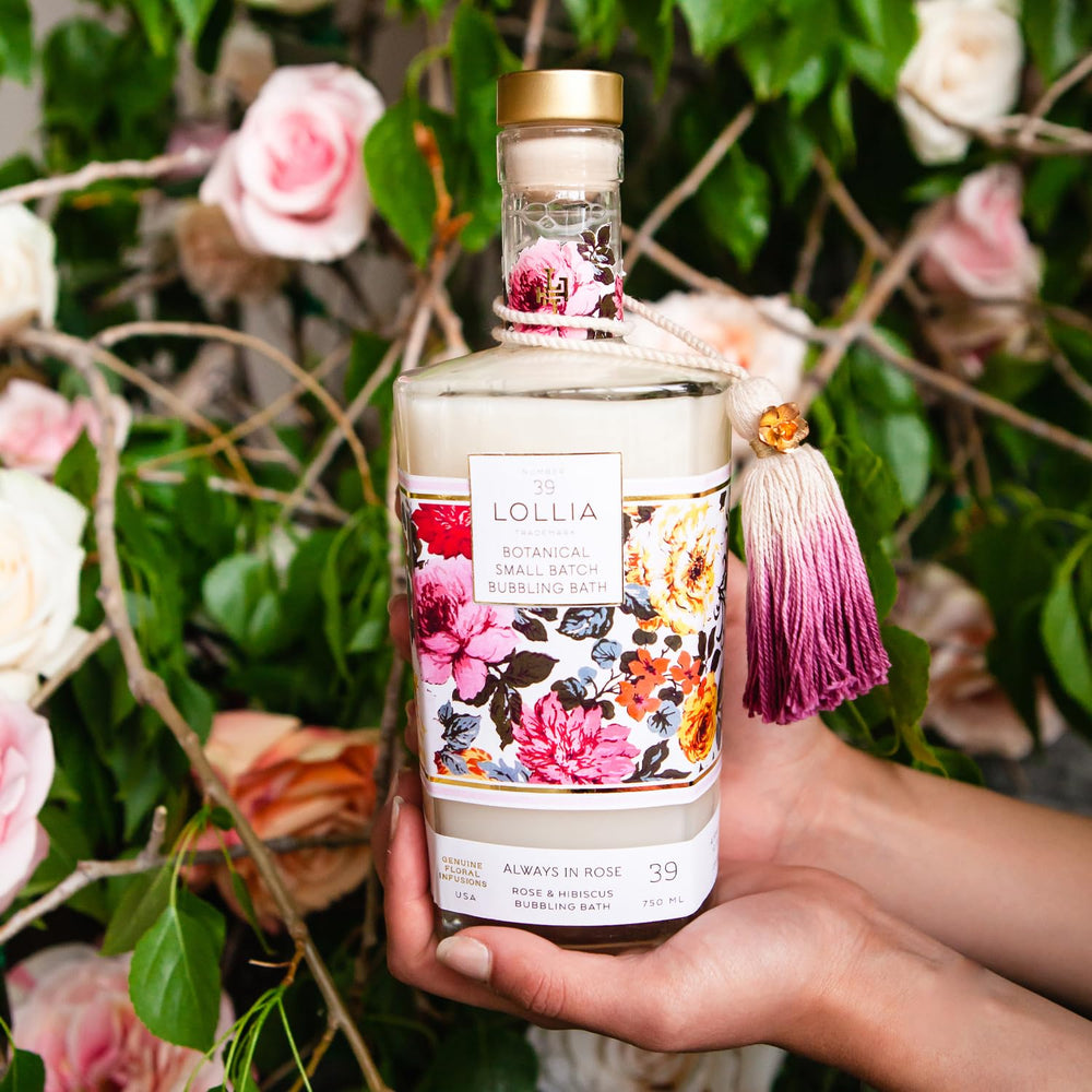 Lollia Toujours en Rose, ambiance florale enrichie pour spa à domicile.