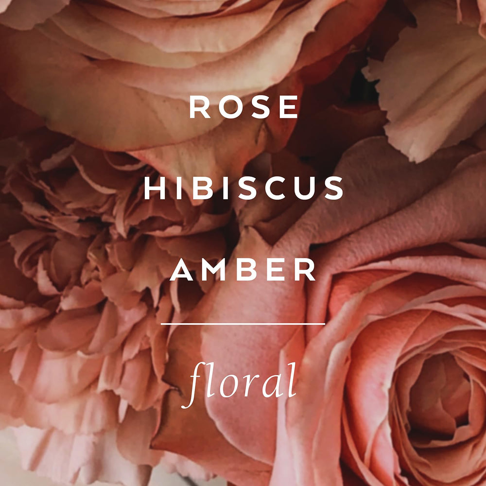 Lollia Toujours en Rose, verser dans le bain pour créer une mousse délicate.