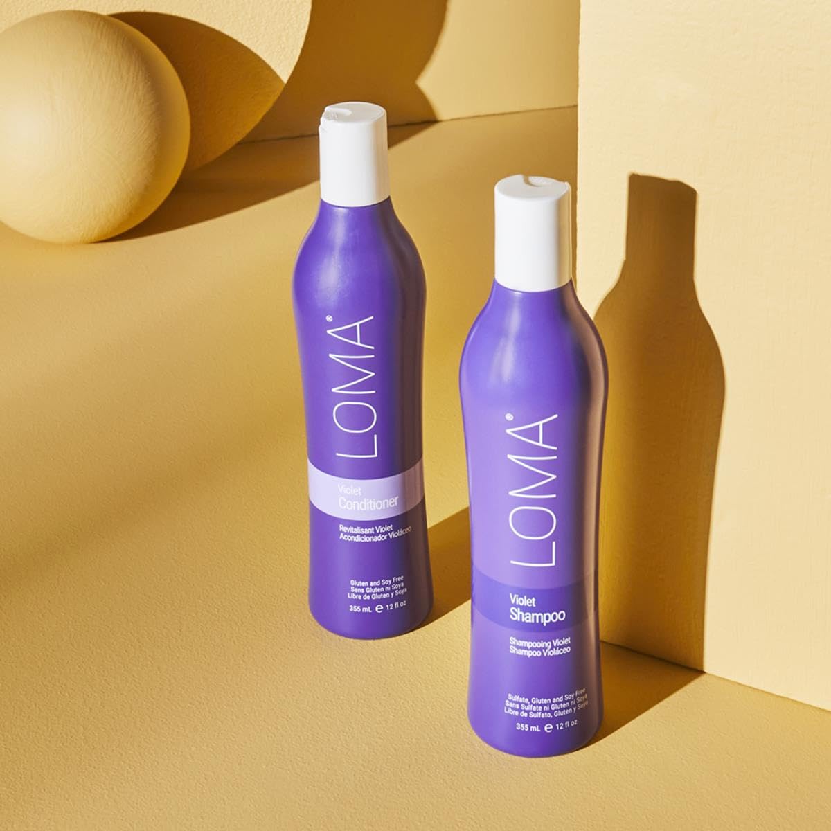 Shampoing Loma avec pigmentation bleue-violette déposant une nuance ciblée