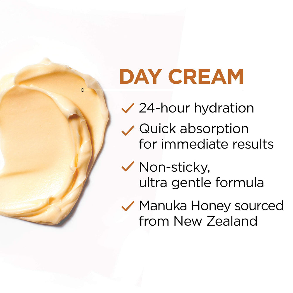 Application faciale de la crème jour Age Perfect avec massage délicat.