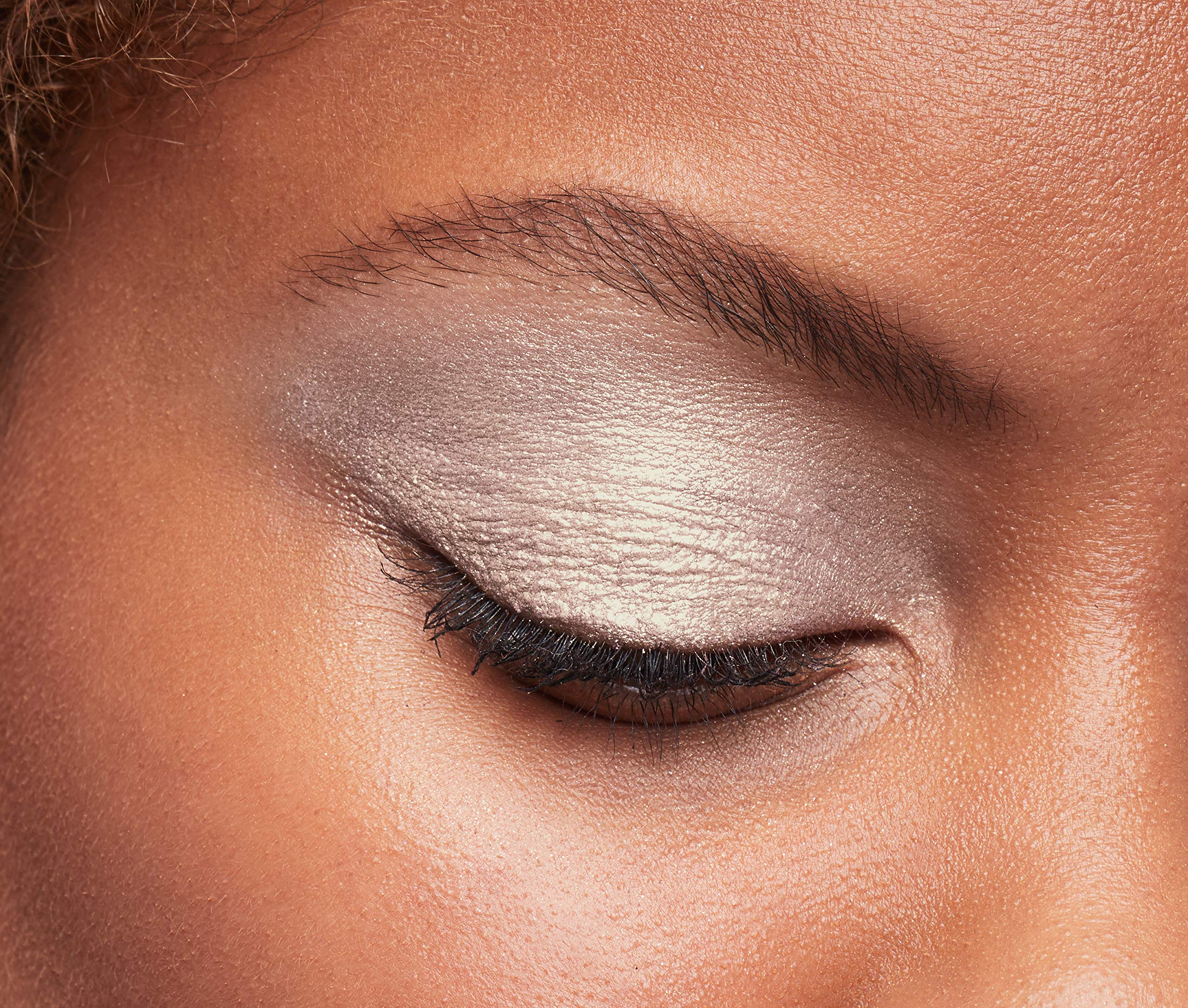 L'Oreal Paris Brilliant Eyes crease-resistant formula stays put