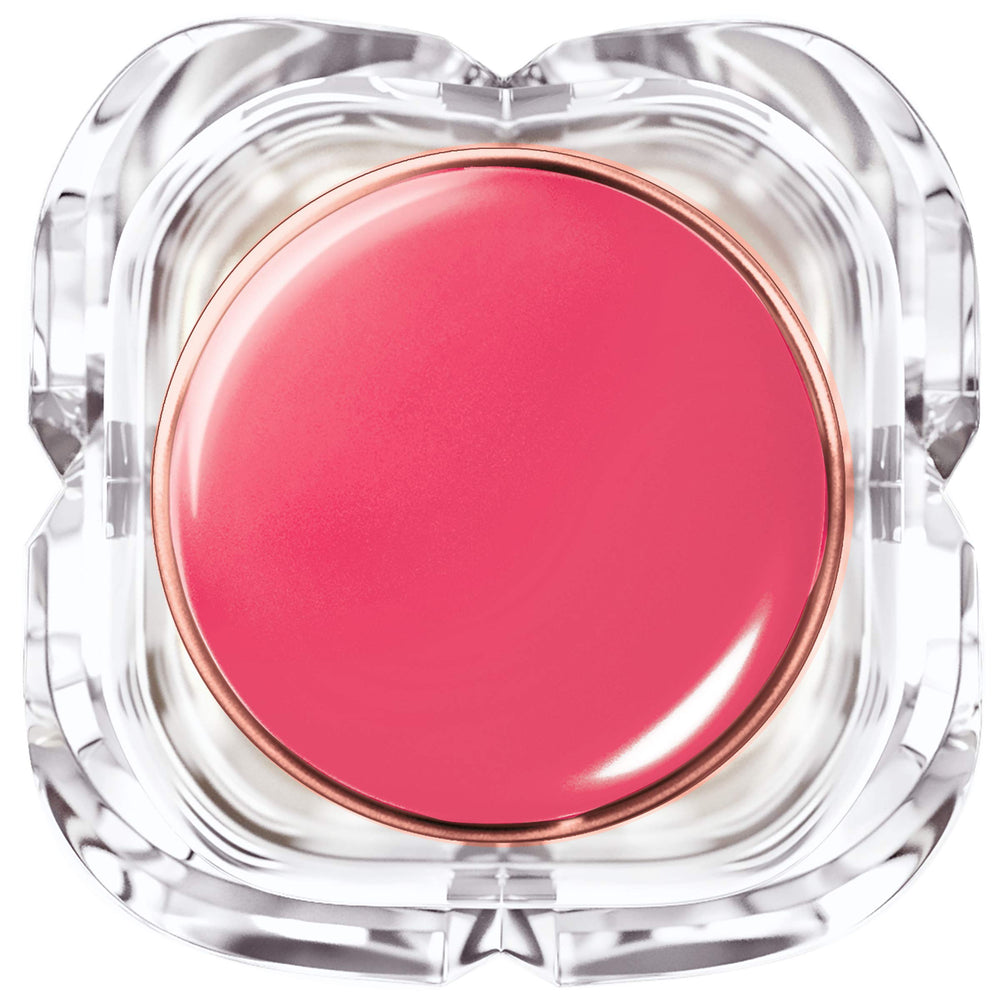L’Oréal Paris Colour Riche, application soyeuse qui hydrate les lèvres.