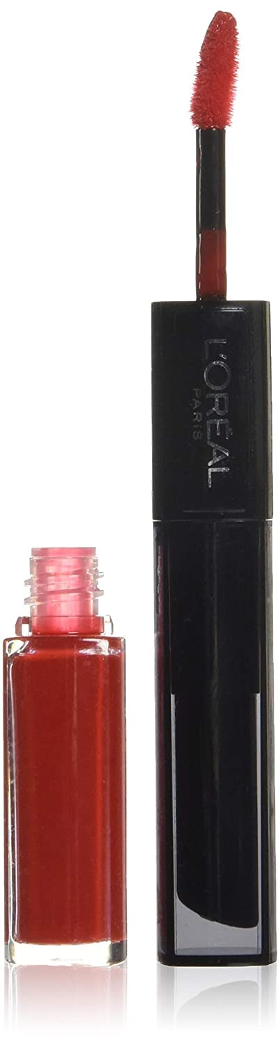 L’Oréal Paris Infallible Pro Last Rouge glisse sur les lèvres avec couleur intense et tenue.