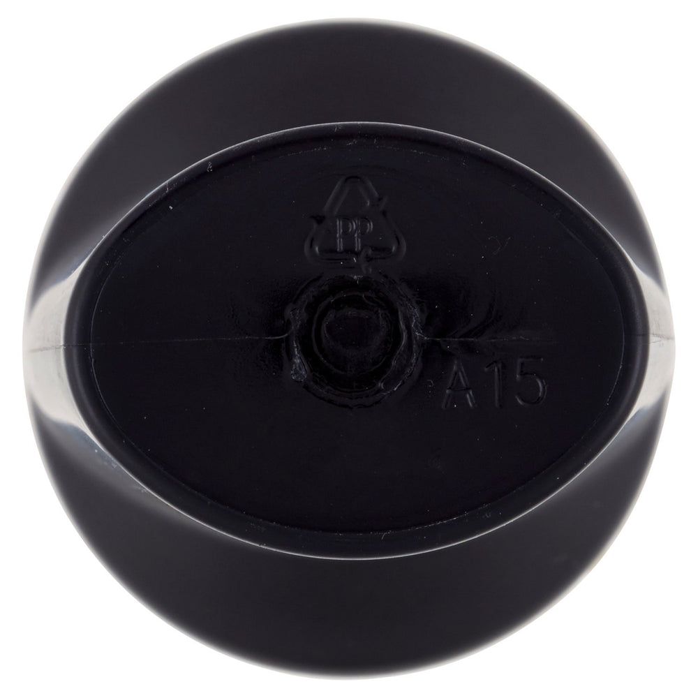 L’Oréal Paris Men Expert Carbon Protect Roll-On, design masculin: allure moderne et discrète.