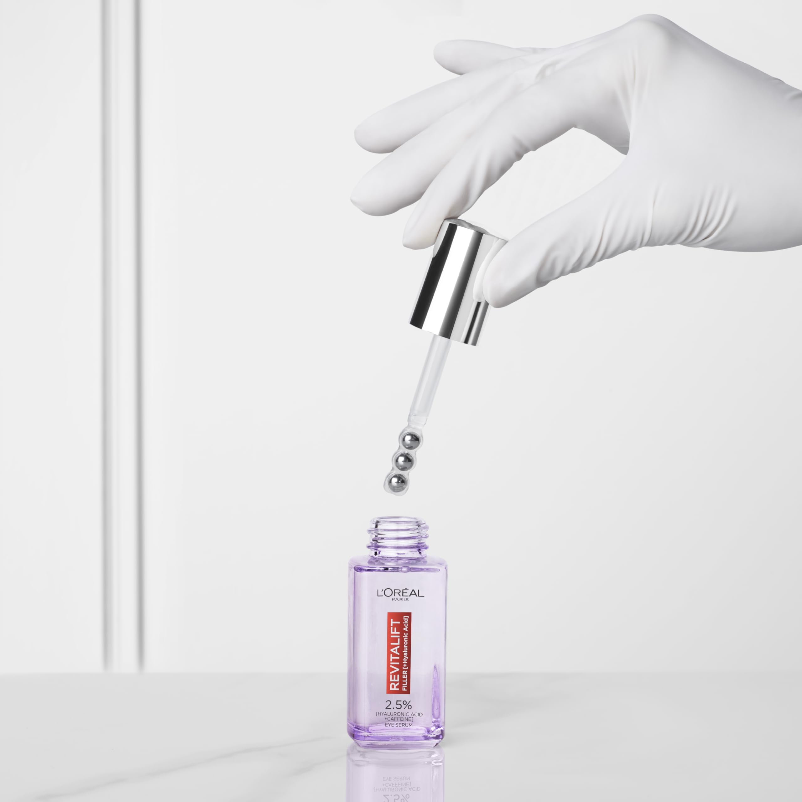 L'Oreal Paris Revitalift Filler Eye Serum, hyaluronique et caféine, regard plus vivant.
