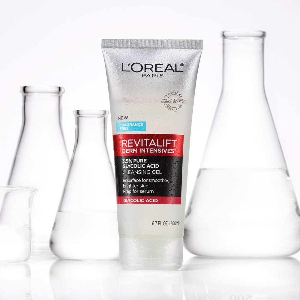Premier plan: pores affinés après utilisation du gel glycolique Revitalift