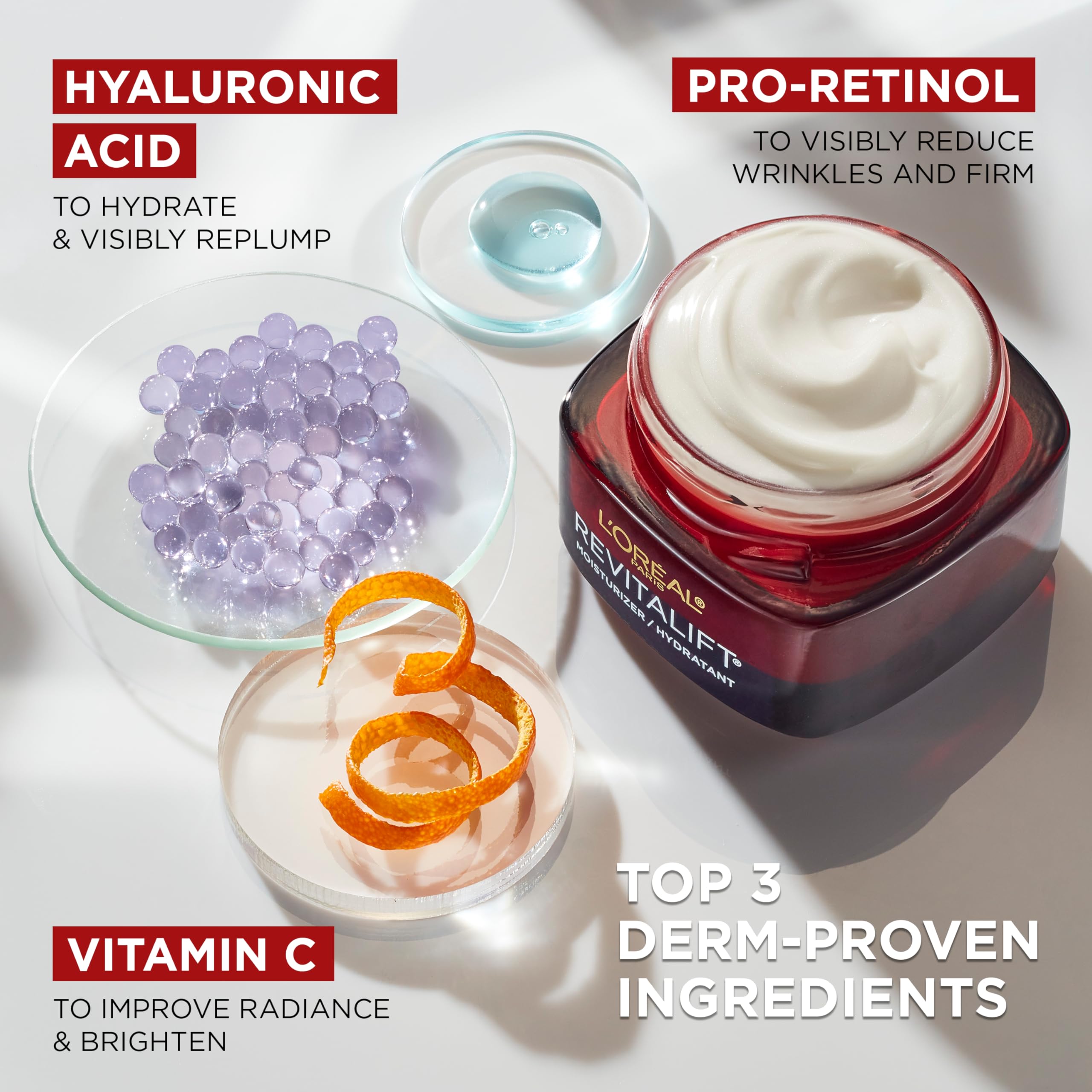 Pot de Revitalift Triple Power affichant le nom de la marque et l’étiquette.
