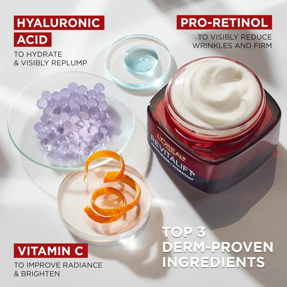 Pot de Revitalift Triple Power affichant le nom de la marque et l’étiquette.