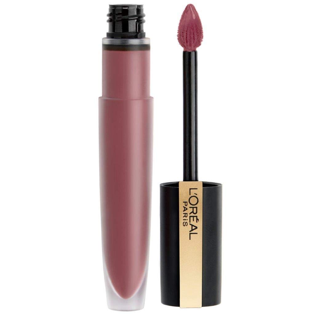L’Oréal Paris Rouge Signature I Rule avec applicateur précis pour dessiner les lèvres.