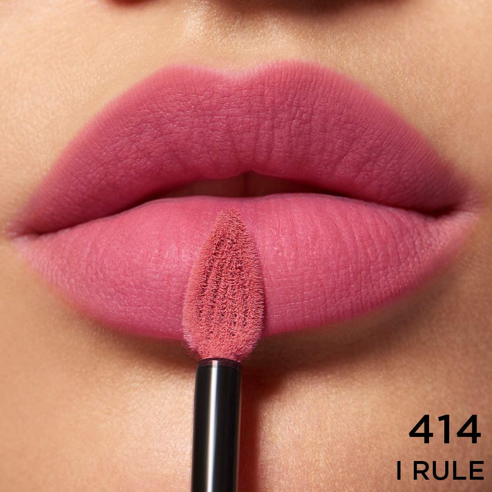 Teinte rouge intense de Rouge Signature I Rule pour looks audacieux.
