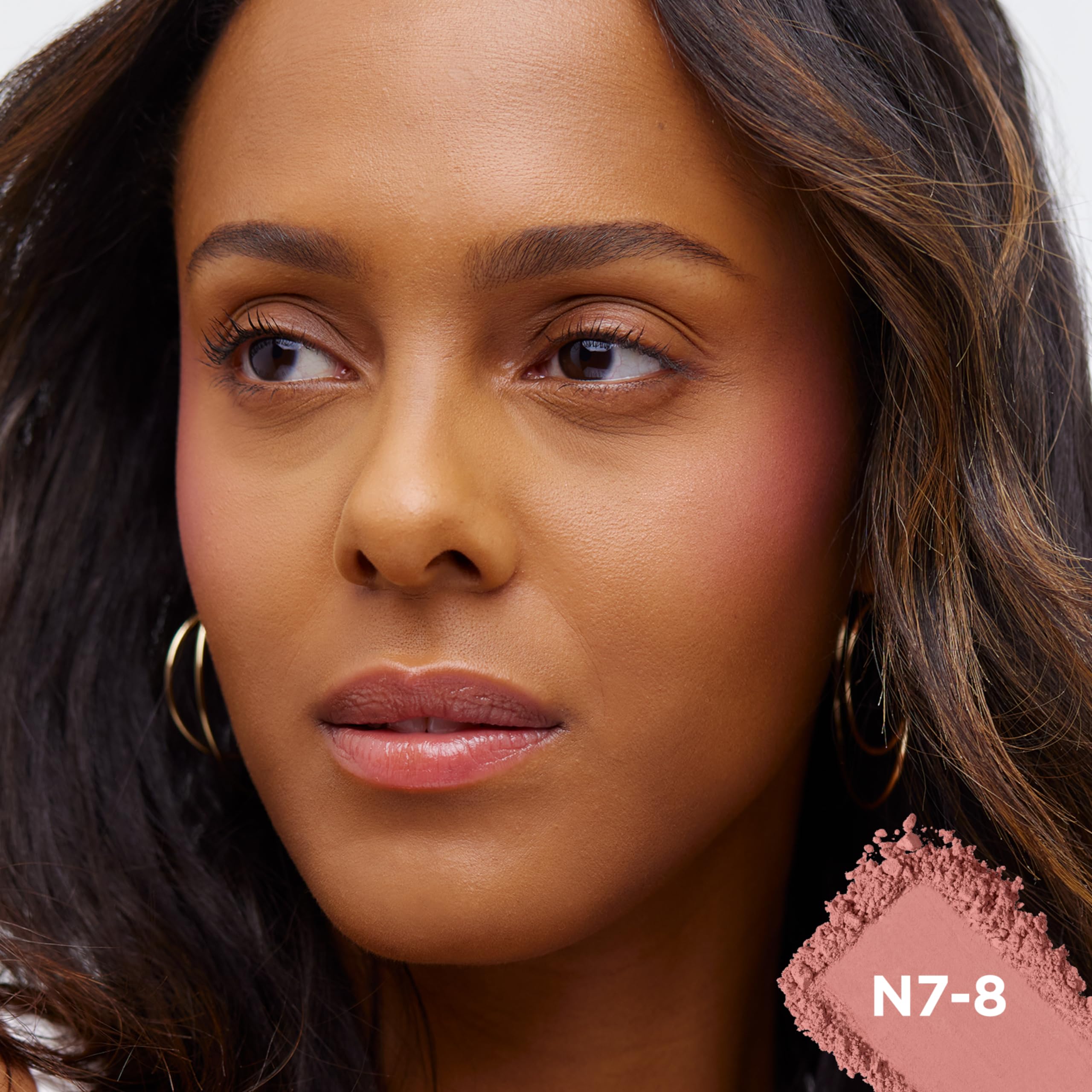 L’Oréal Paris True Match Blush Sweet Ginger dans boitier compact, pratique en déplacement.