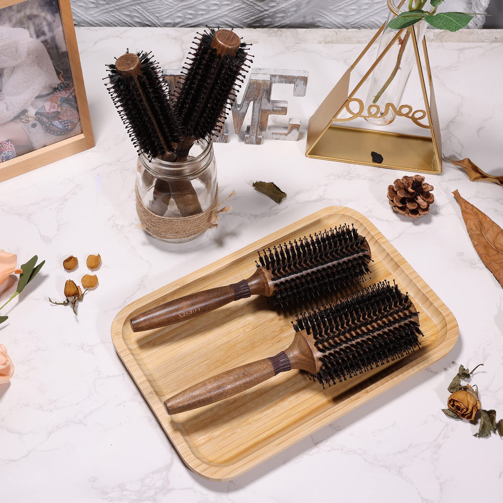 Brosse ronde LORSEX idéale pour coiffer cheveux mouillés ou secs selon l’effet