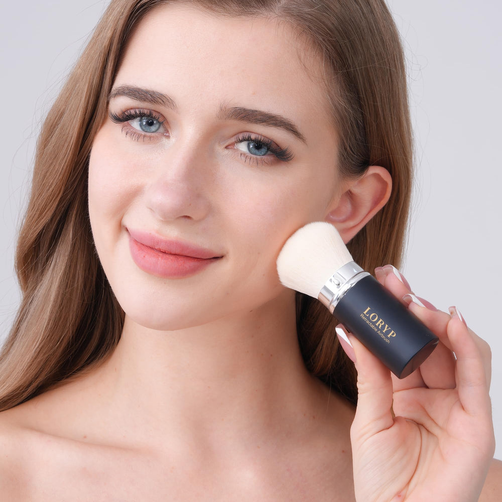 Pinceaux polyvalents LORYP pour poudre, liquide, bronzer et blush.