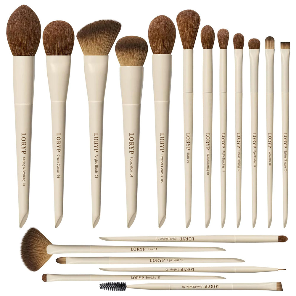 Pinceaux LORYP ensemble 18 pièces sur vanity, applicateur fluide pour un teint homogène.