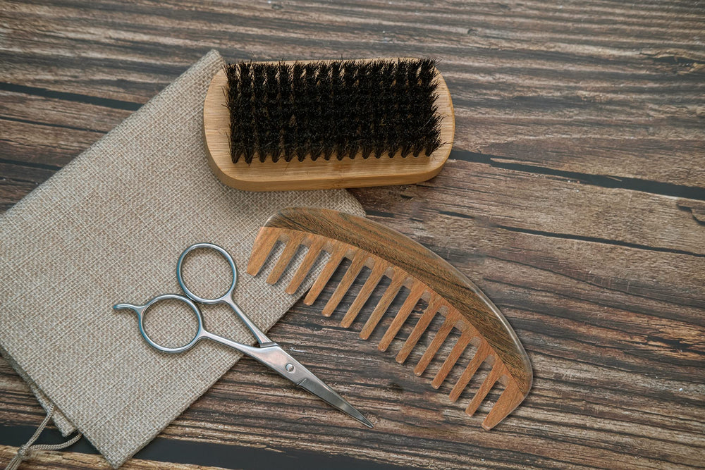 Louise Maelys peigne compact et portable facile à glisser dans une poche