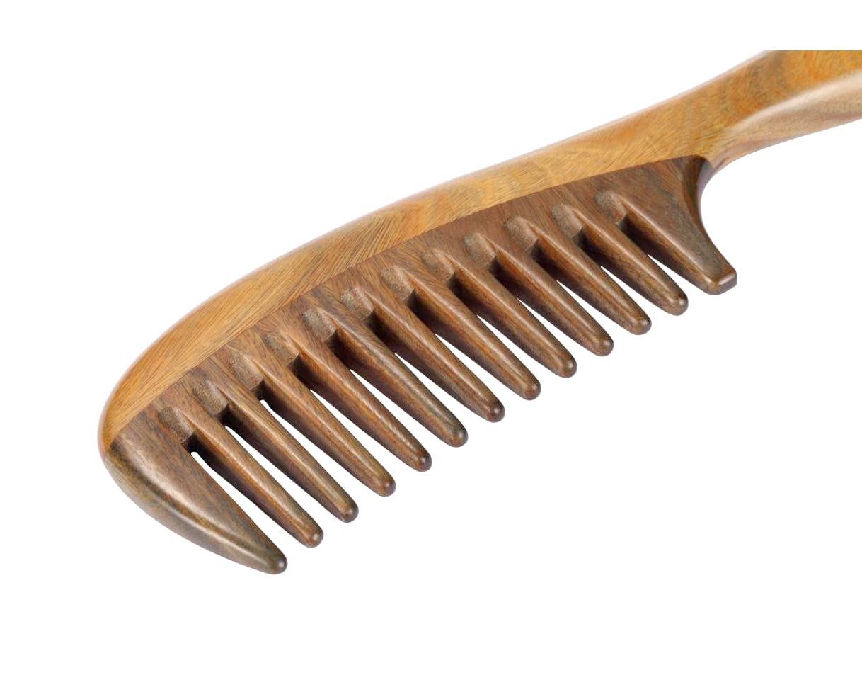 Le peigne Louise Maelys bois santal finition artisanale, soin et tradition.
