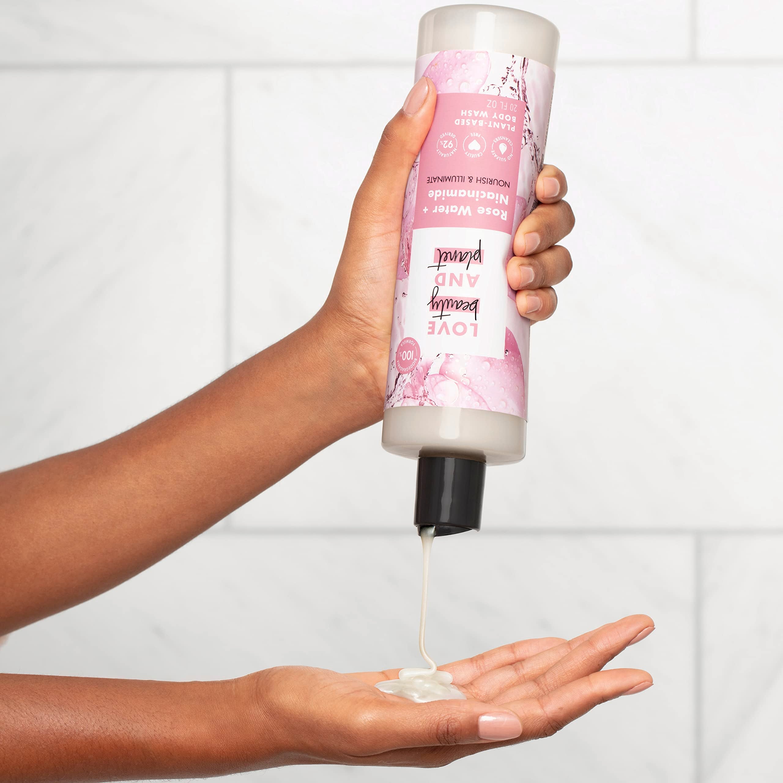 Utilisation quotidienne facile sur éponge pour une mousse abondante