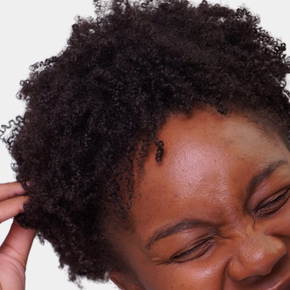 Love Ur Curls texture sans effet croquant pour un look naturel.