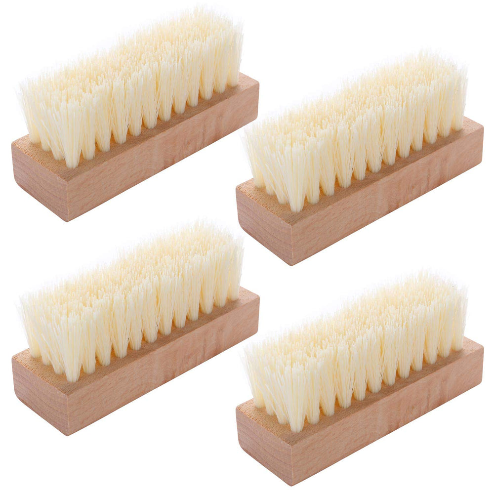 LoveBB brosse à ongles en bois, premier plan, nettoyage précis et doux des ongles.