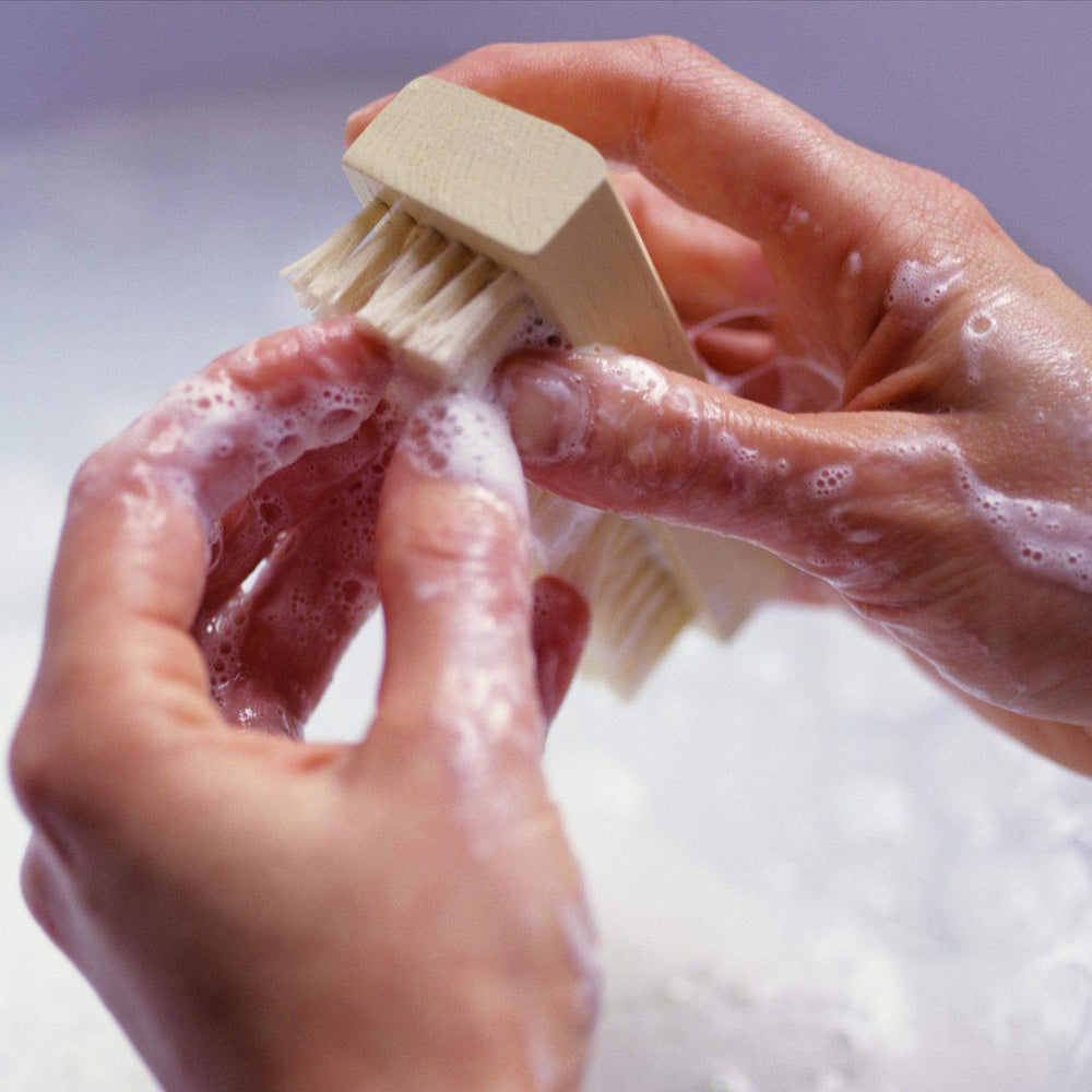 LoveBB brosse en bois, usage extérieur, nettoie les ongles et les doigts.