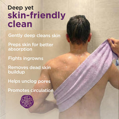 LoveBeing Scrubbed dos-atteint permet un brossage efficace des zones difficiles.
