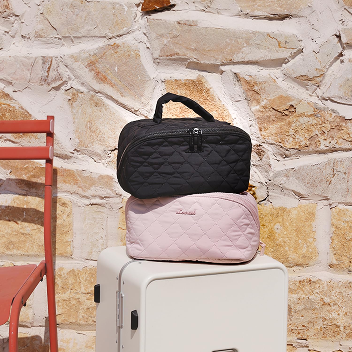 LOVEVOOK cadeau idéal pour les voyageuses cherchant organisation et soin du quotidien.