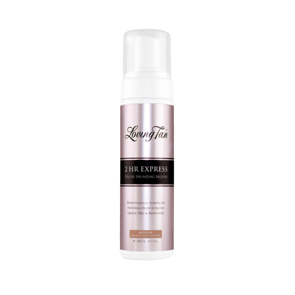 Loving Tan Mousse Express: couleur instantanée et tan naturel, prêt en 2 heures.