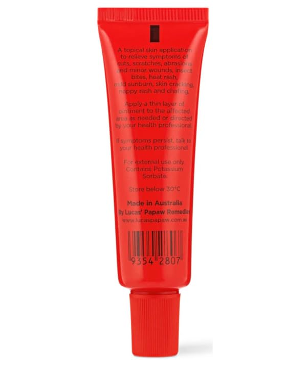 Emballage compact Lucas Papaw Pommade, idéal pour le voyage.