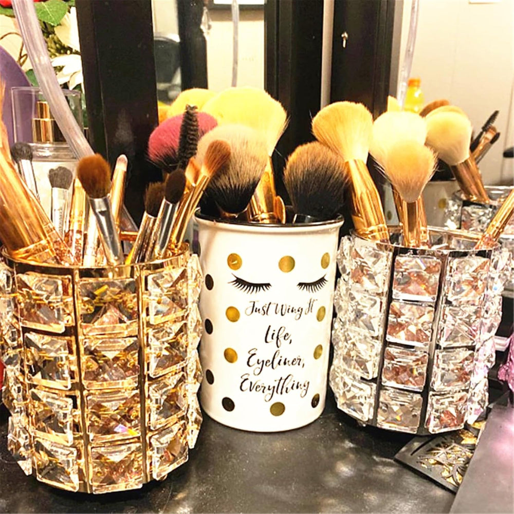 Cadeau idéal Lugunu pour noël ou anniversaire, porte-brosses chic et utile.