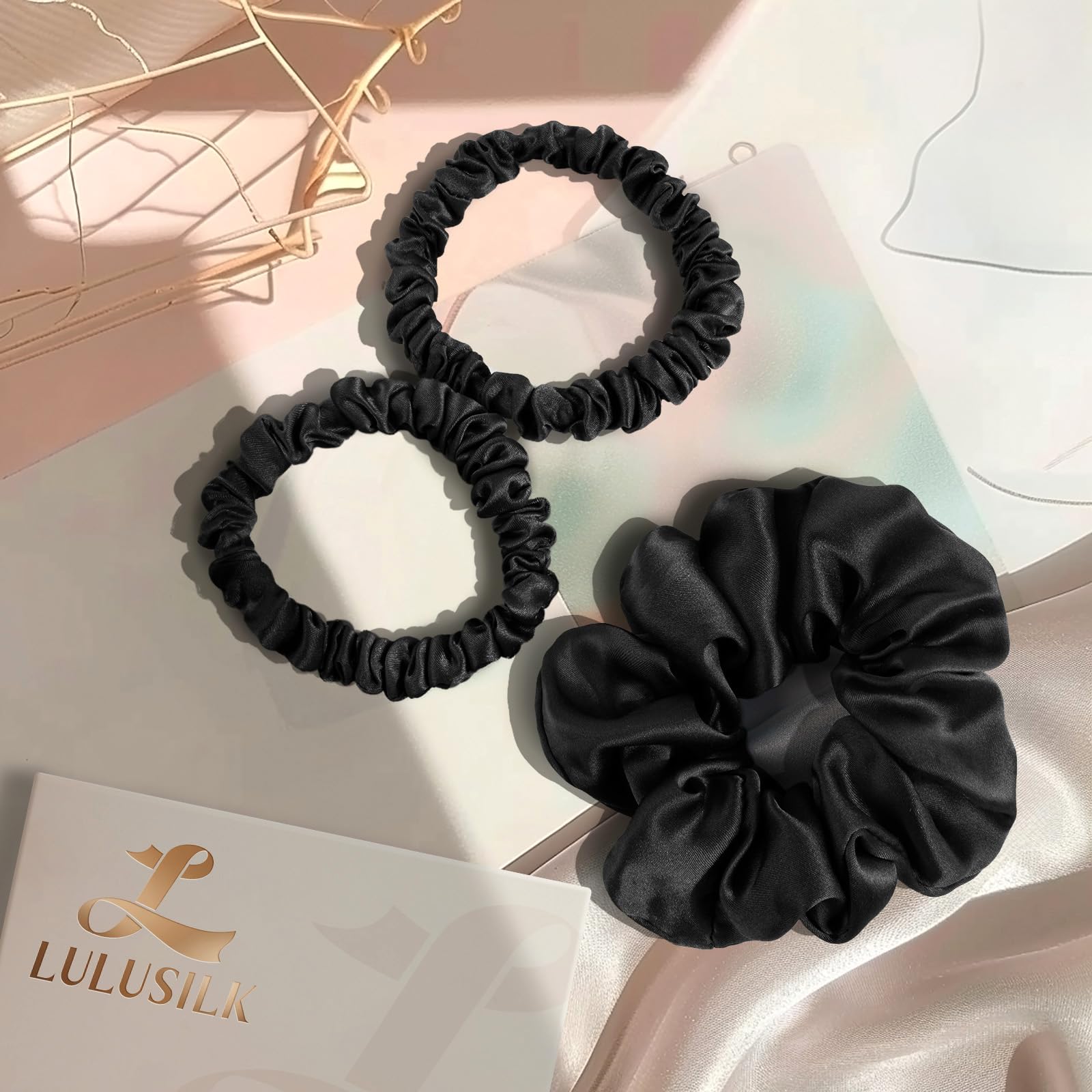 Utilisation quotidienne des chouchous LULUSILK pour routine nuit et cheveux protégés.