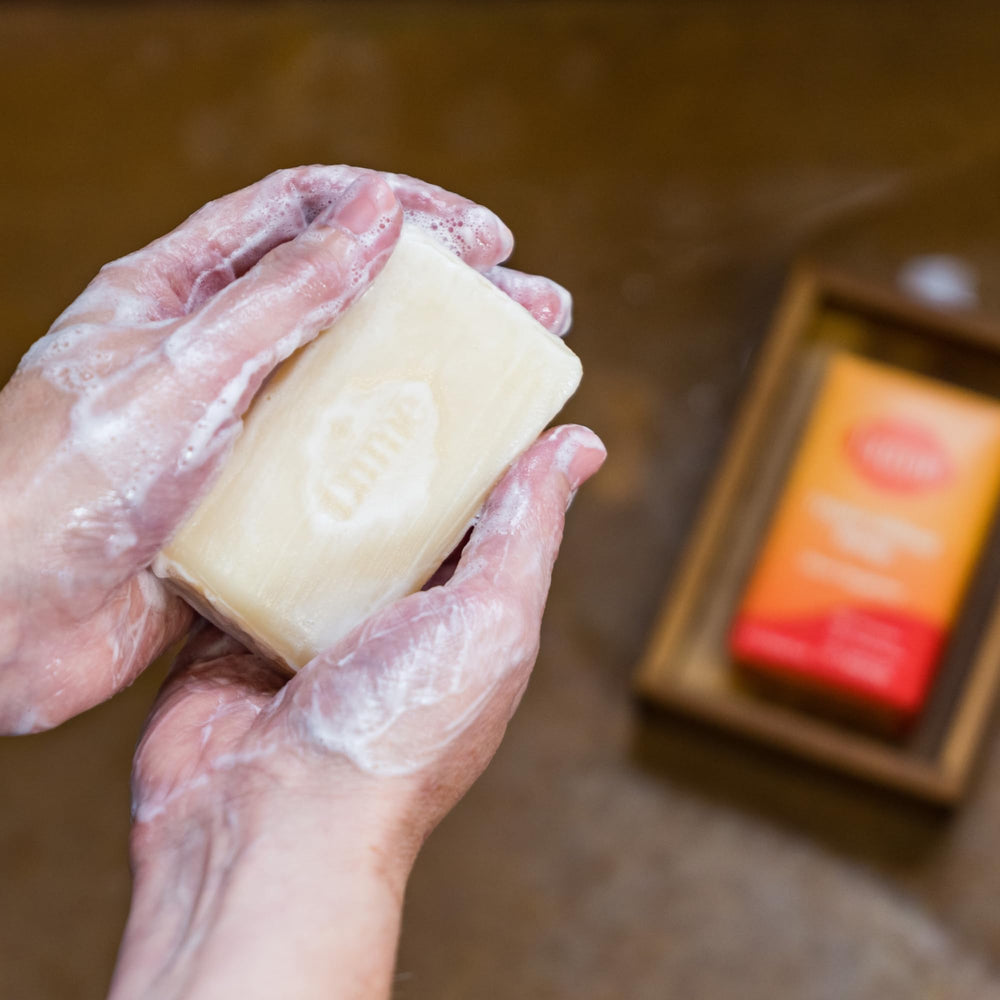 Emballage naturel du savon Lume reflétant l'identité de la marque.