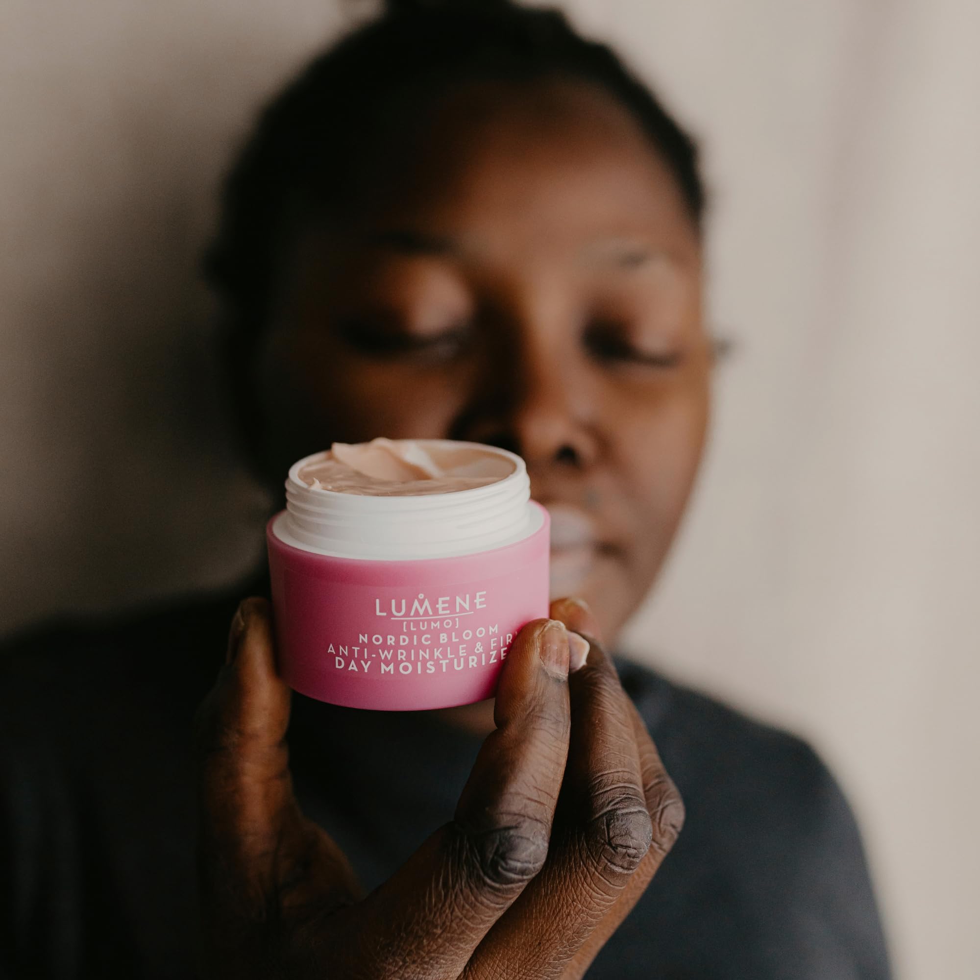 Application matin Lumene Nordic Bloom, étape essentielle du rituel
