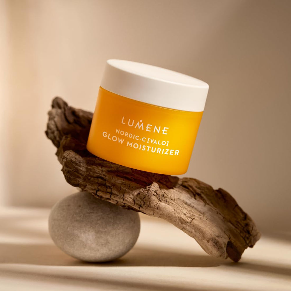 Lumene Nordic-C Valo Glow acide hyaluronique, peau repulpée et hydratée.