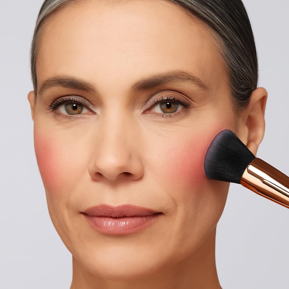 Luminess blush en pulvérisation, fini naturel pour un résultat léger.