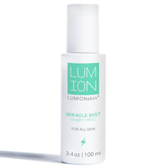 Lumion Miracle Mist brume-visage-bouteille hydrate et apaise après l'entraînement.