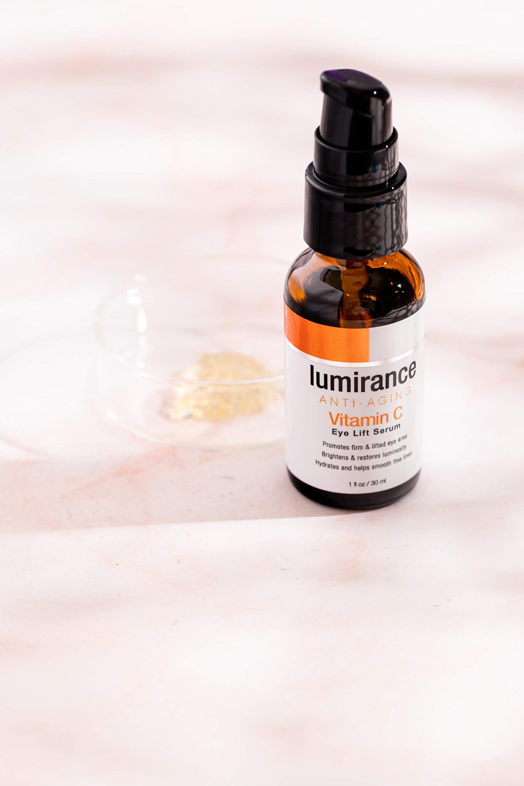 Gouttes Lumirance Vitamin C Eye Lift Serum éclaircissant le regard.