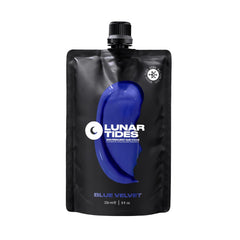 Lunar Tides Velours Bleu — flacon pratique pour une application précise et couleur riche.