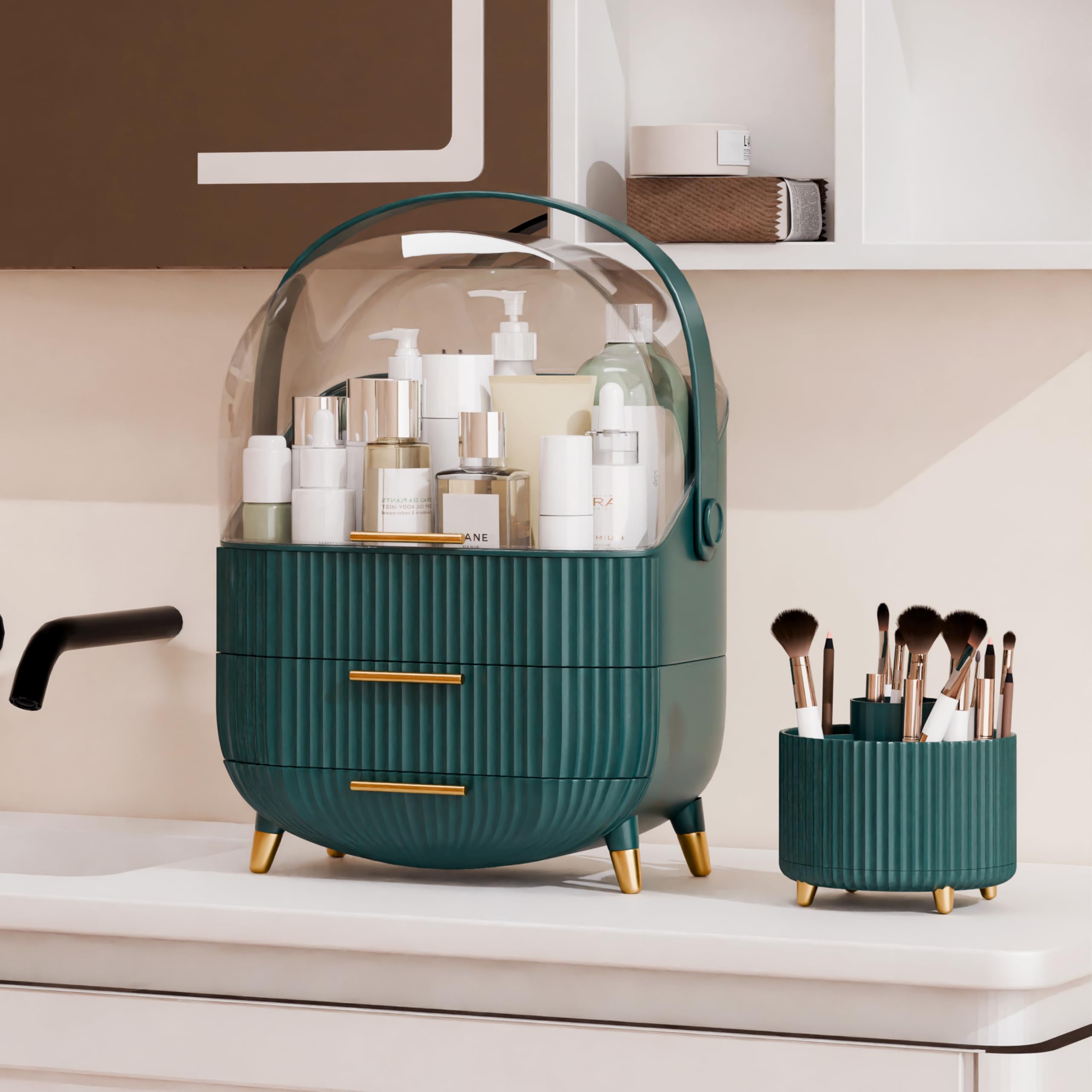 lurcns etageres-palettes: rangement organisé pour rouges à lèvres et fards.