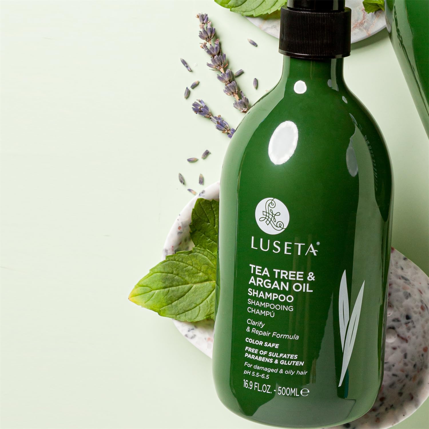 Parfum subtil arbre à thé et argan pendant le lavage avec L LUSETA.