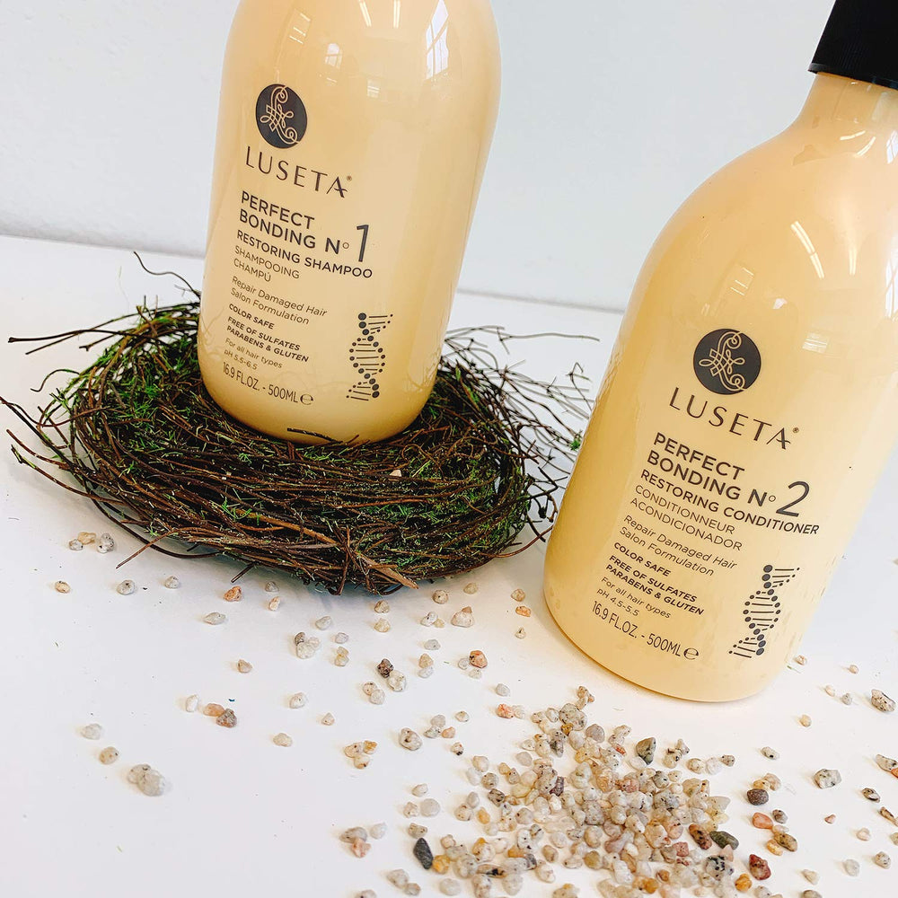 Étiquette sans sulfates et parabènes, formulation sûre pour tous types de cheveux.