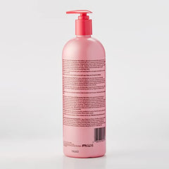 Luster's Pink Oil Moisturizer donne une brillance visible après l'application.