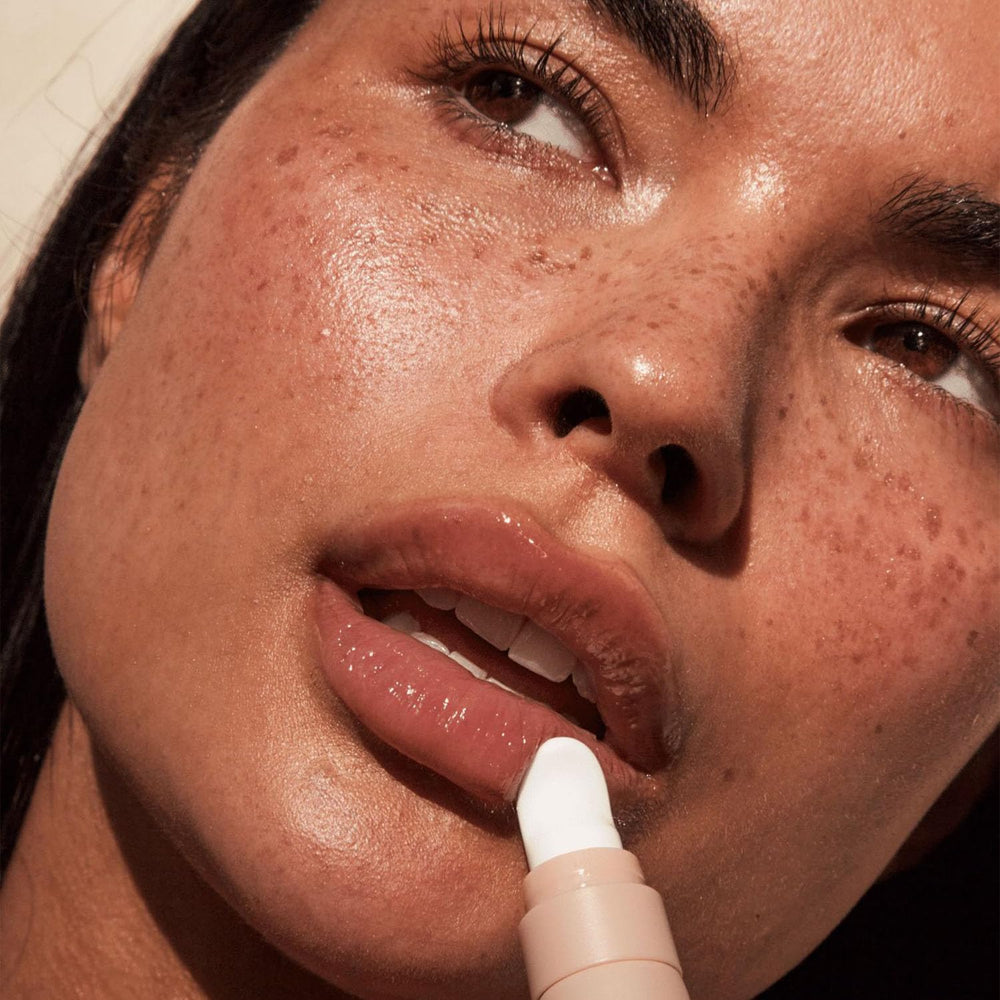 Lux Unfiltered N°15, hydratation quotidienne renforcée par hyaluronique et squalane.