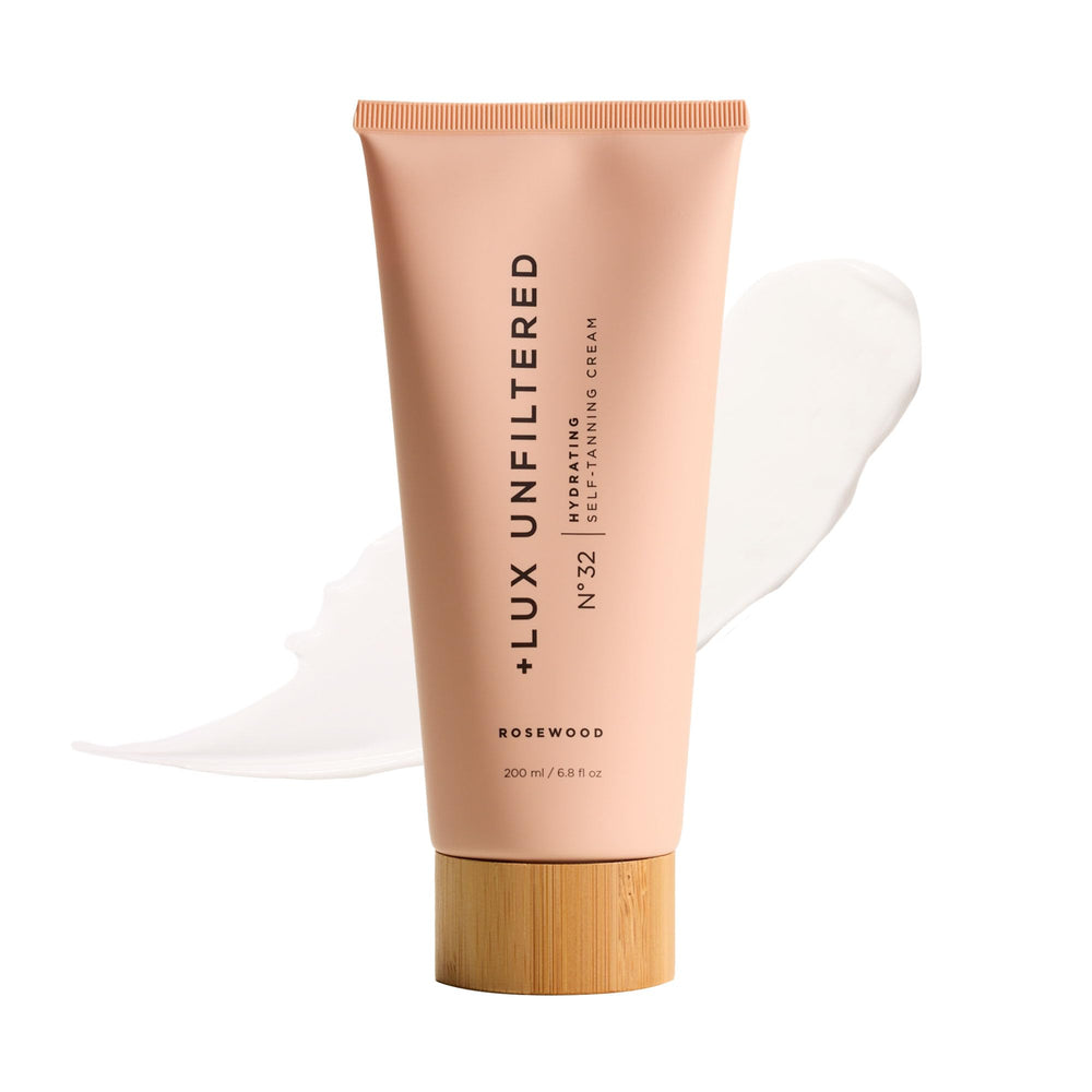 Lux Unfiltered N°32, bouteille auto-bronzante pour une application homogène et progressive.
