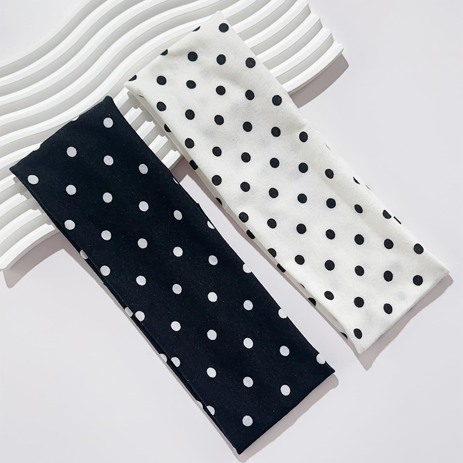 LYLYNB bandeau-large pour sport offre maintien et confort.