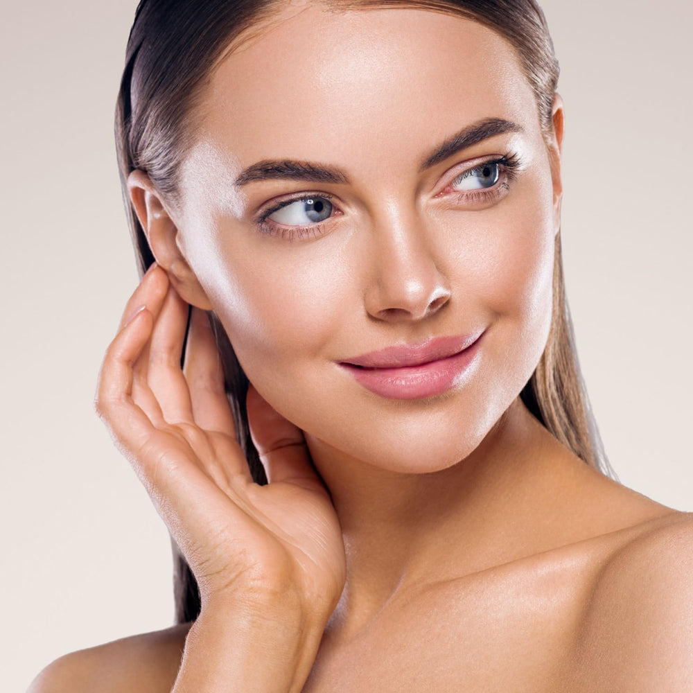 Texture légère adaptée à tous les types de peau avec une tenue longue durée.