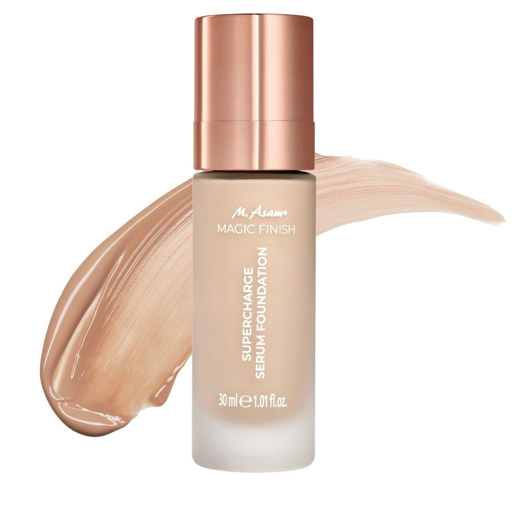 M. Asam MAGIC FINISH: bouteille du fond de teint-serum pour un éclat durable.